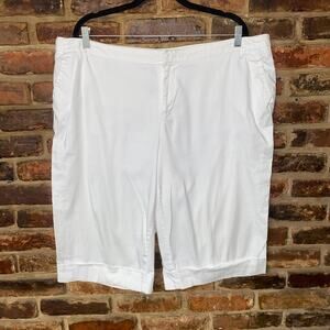 Avenue White Flat Front Stretch Cotton Bermuda Chino Shorts Women's Size 18